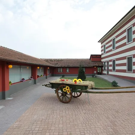 منزل ريفي Tenuta Del Vecchio Mulino *